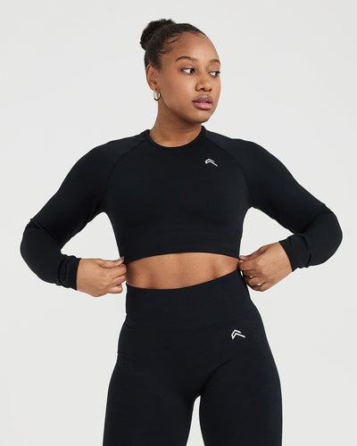 https://www.oneractive.com/cdn/shop/products/Classic_LongSleevesCropTop_Black_01_400x.jpg?v=1648540121