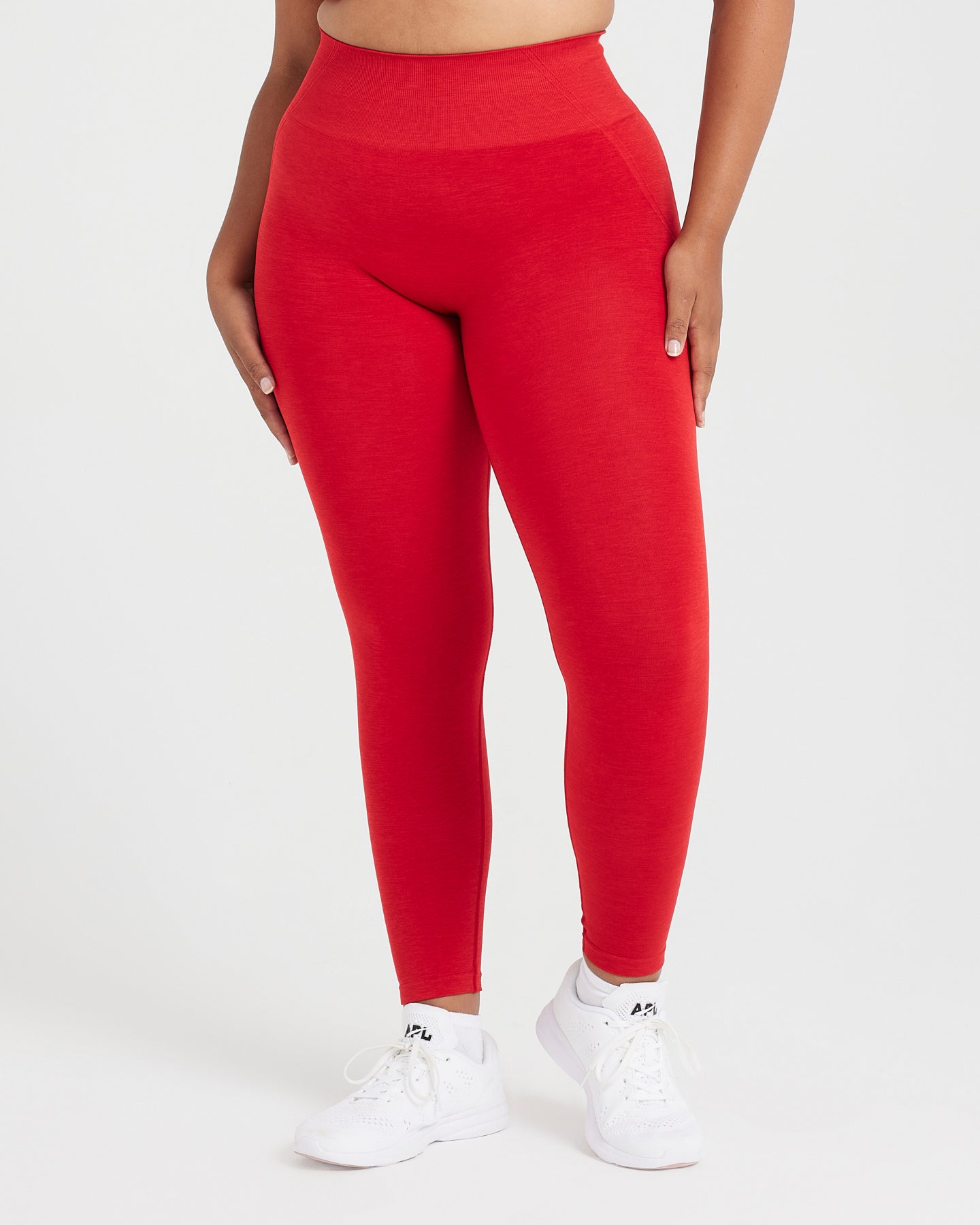 https://www.oneractive.com/cdn/shop/products/EFFORTLESS_LEGGINGS_CHILIRED_01.jpg?v=1663748760