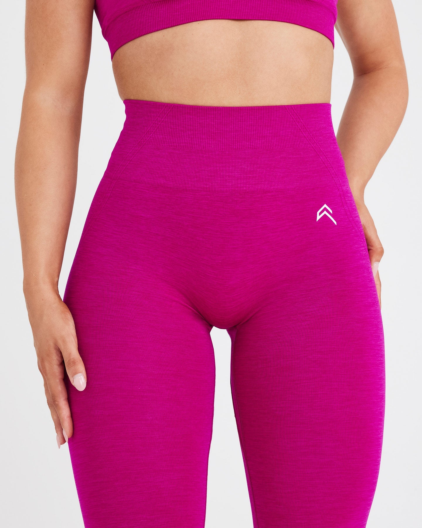 EffortlessLift™ Seamless Leggings with White Logo | Fuchsia