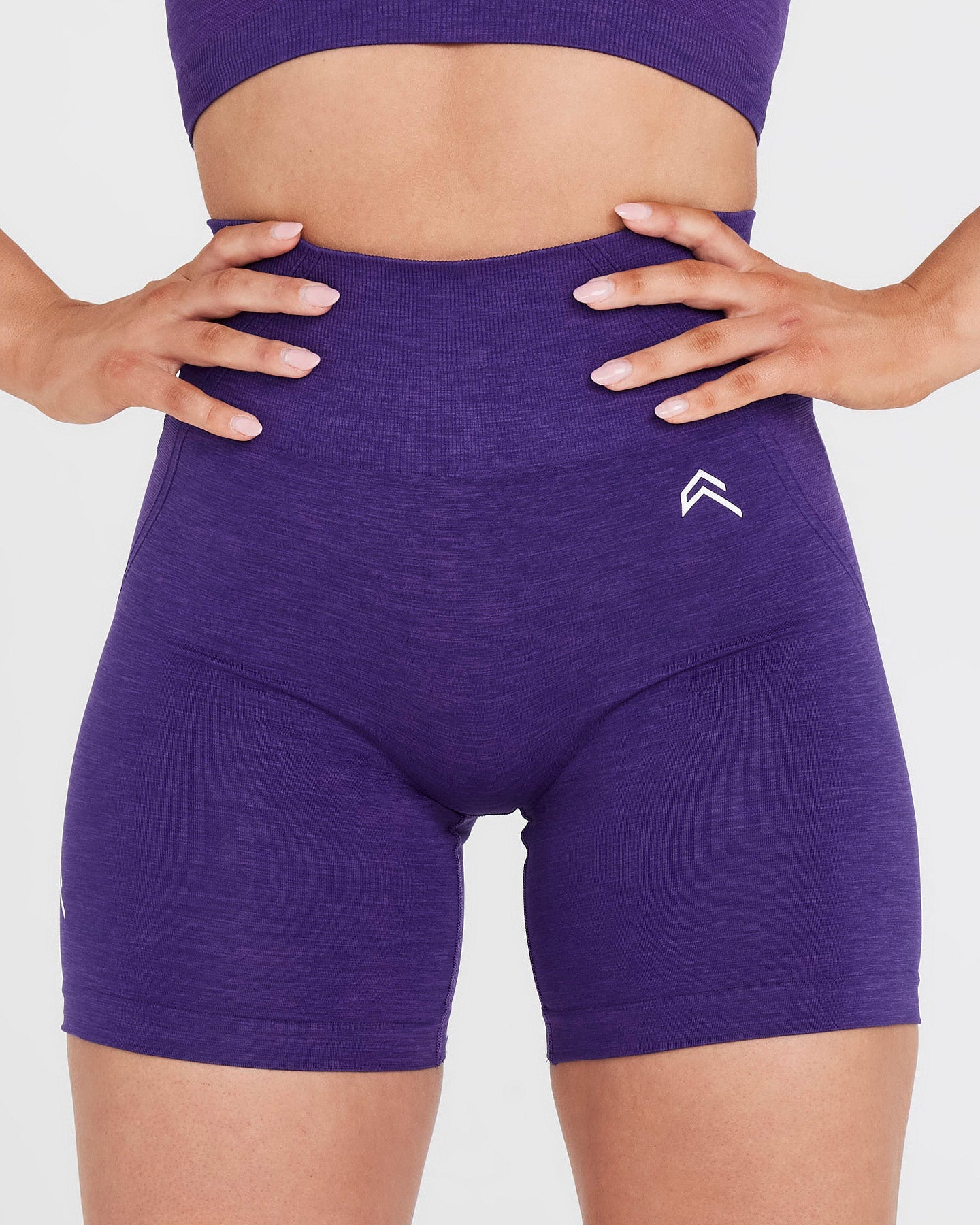 EffortlessLift™ Seamless Shorts with White Logo | Amethyst